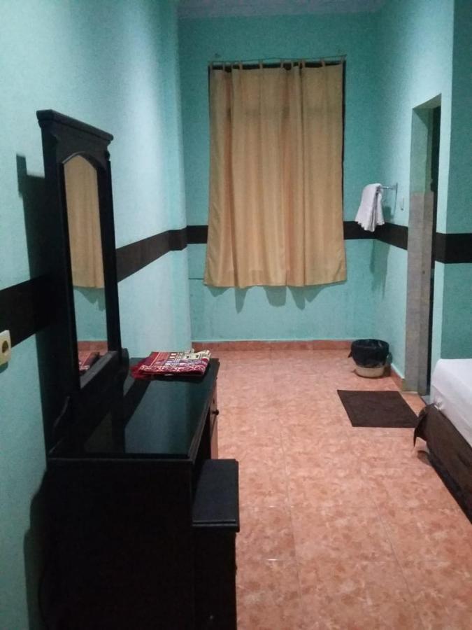 เรดดอร์ซ เนียร์ ยูกิ ซิมปัง รายา มอลล์ เมดาน 2 Hotel ภายนอก รูปภาพ